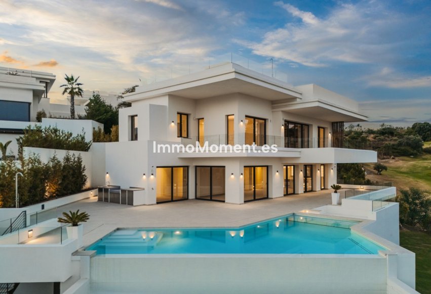 Resale - Detached villa - Estepona - Estepona Centro