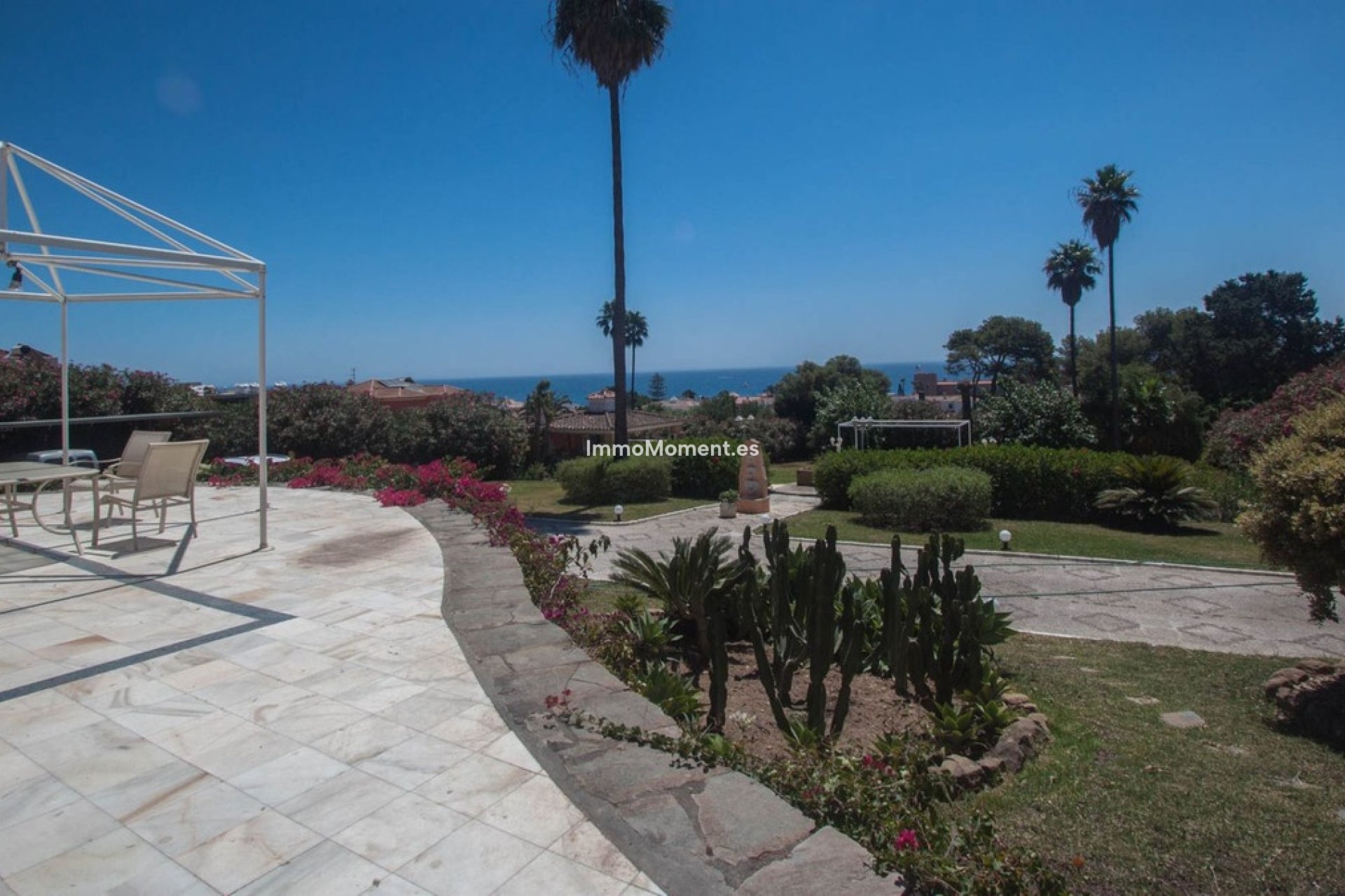 Resale - Detached villa - Estepona - Estepona Centro