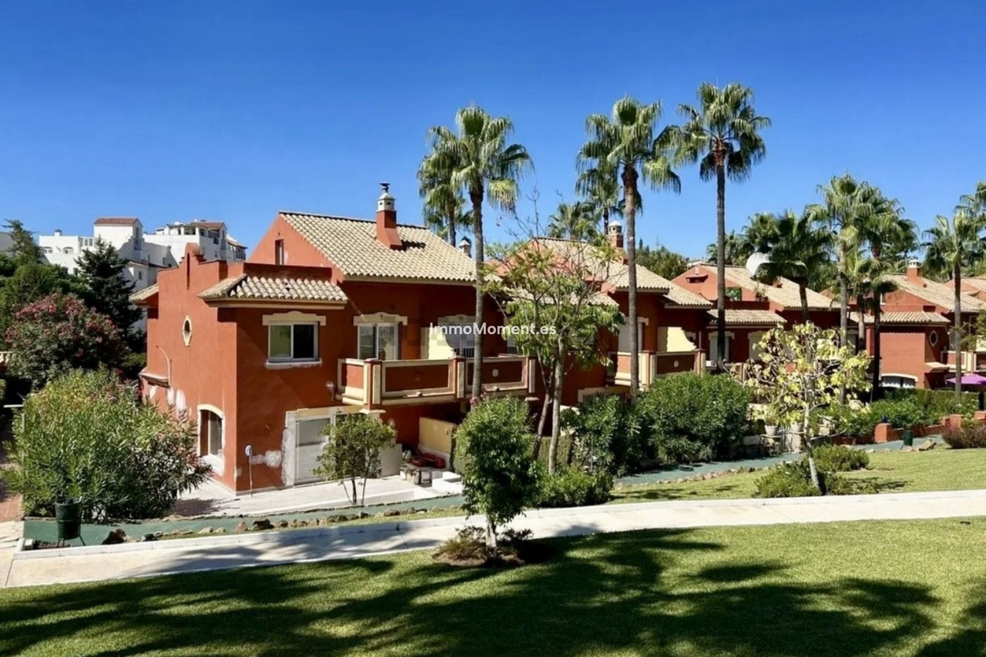 Resale - Detached villa - Estepona - Estepona Centro