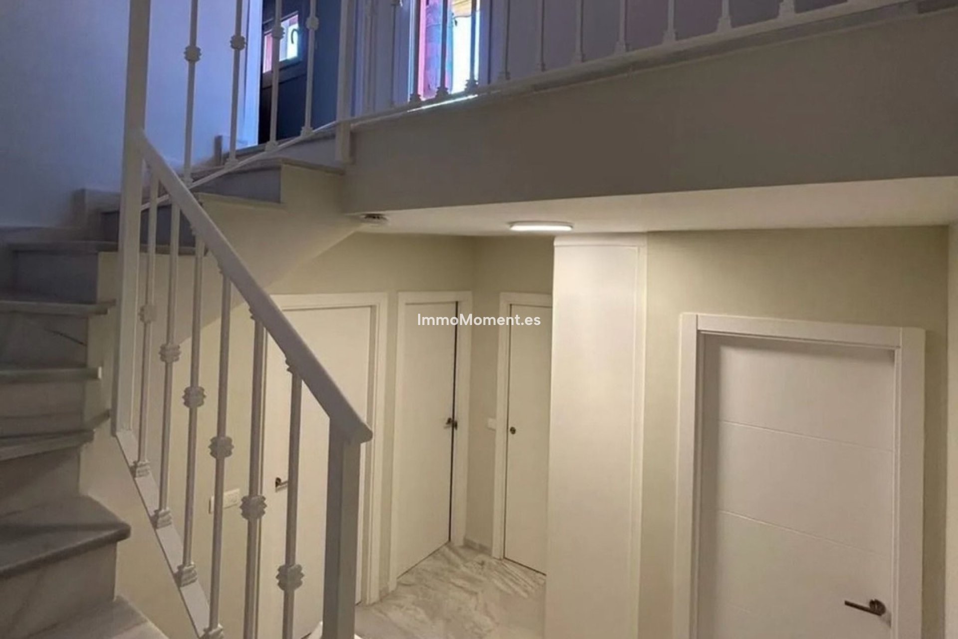 Resale - Detached villa - Estepona - Estepona Centro