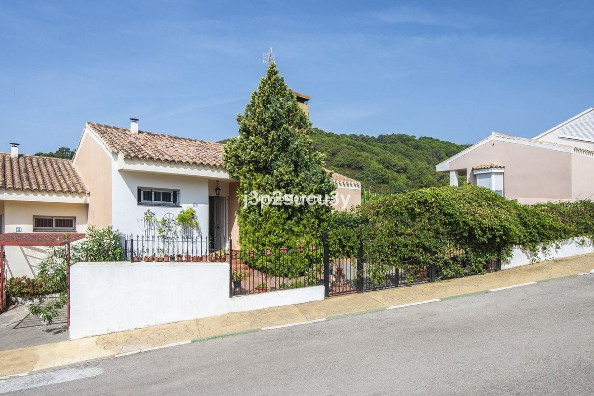 Resale - Detached villa - Estepona - Estepona Centro