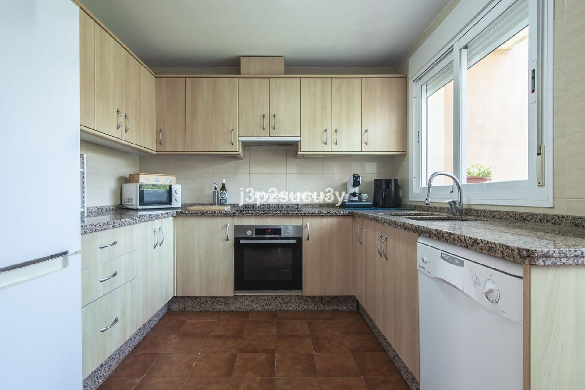 Resale - Detached villa - Estepona - Estepona Centro