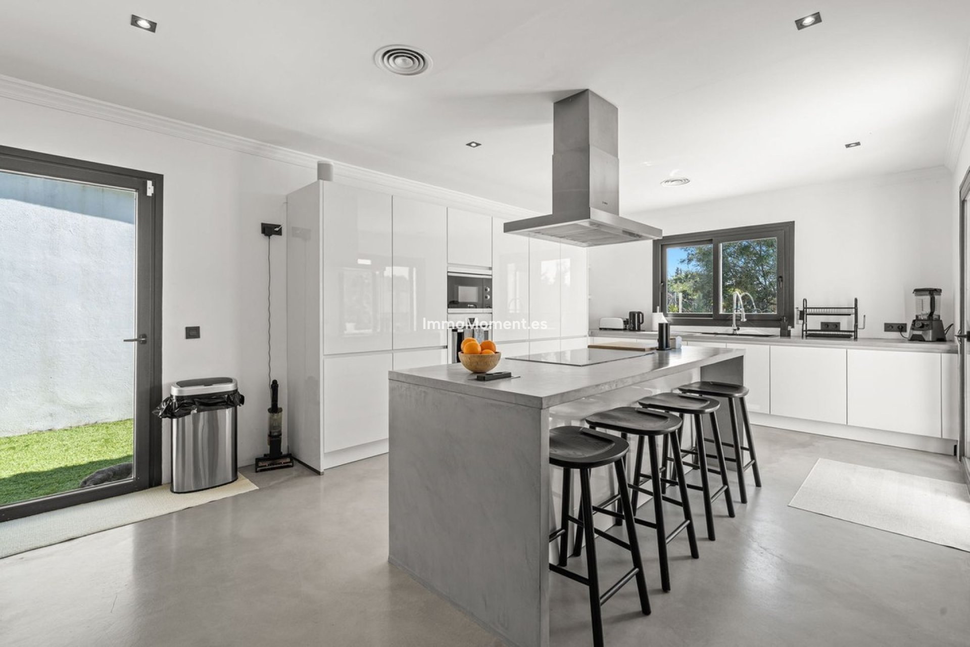 Resale - Detached villa - Estepona - Estepona Centro