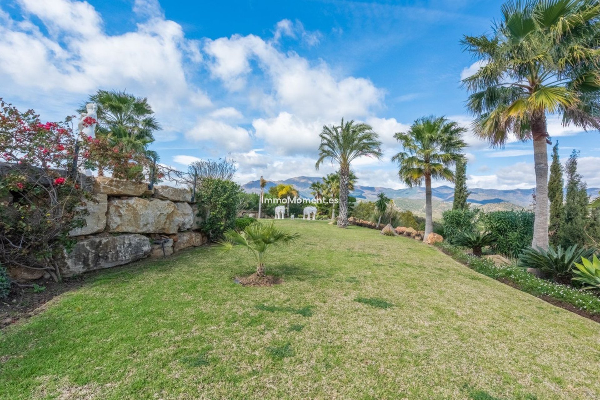 Resale - Detached villa - Estepona - Estepona Centro