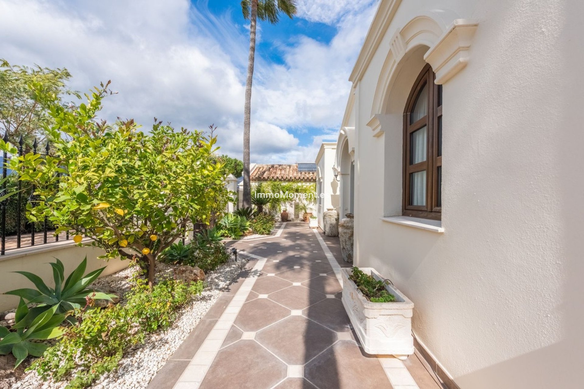Resale - Detached villa - Estepona - Estepona Centro