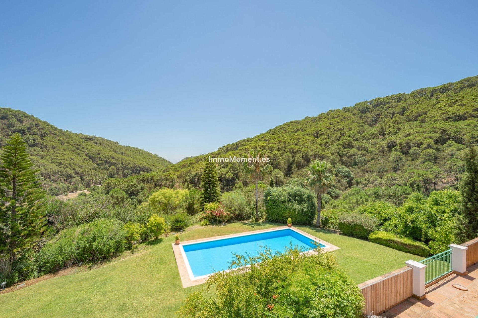 Resale - Detached villa - Estepona - Estepona Centro