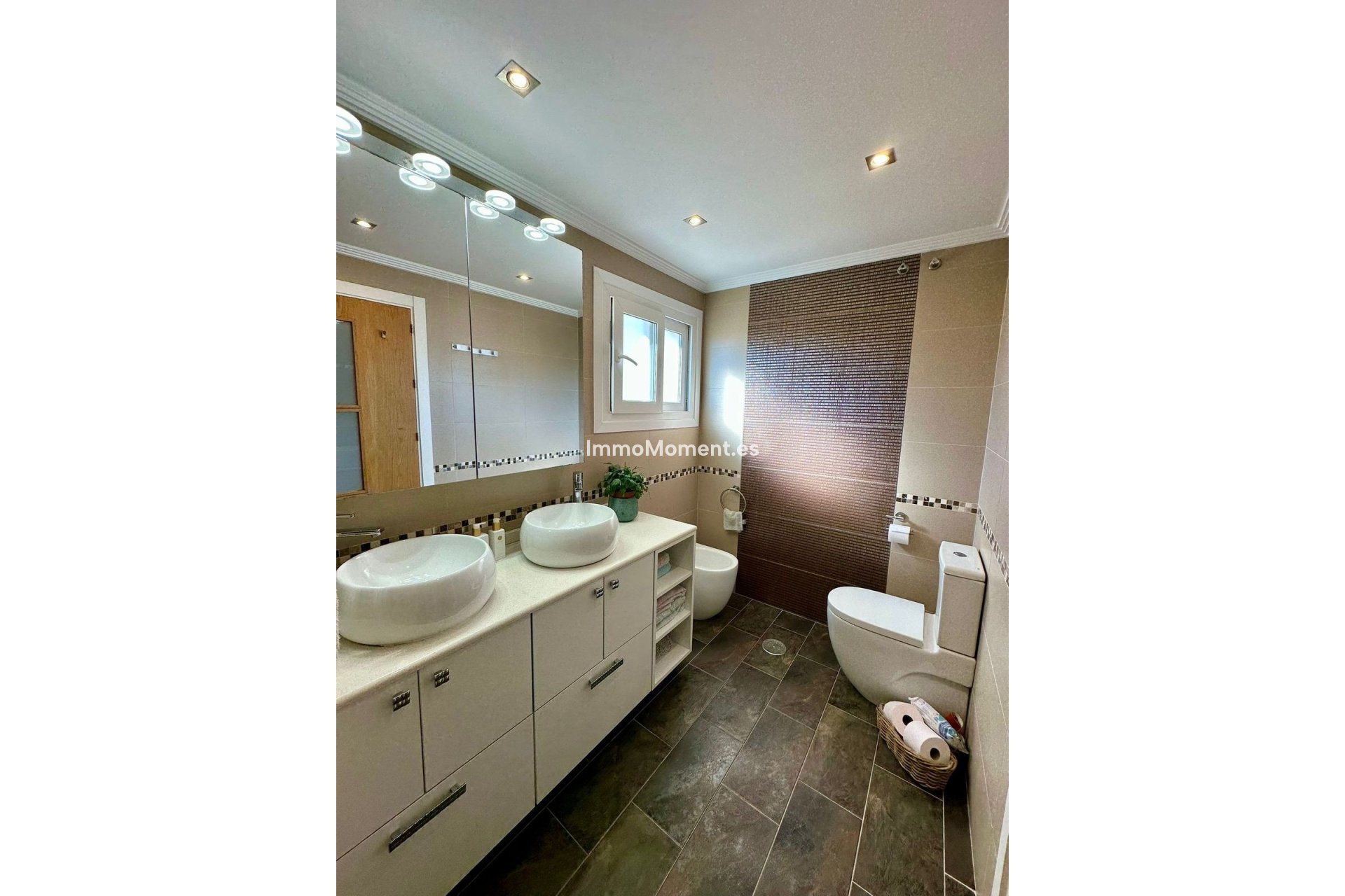 Resale - Detached villa - Estepona - Estepona Centro