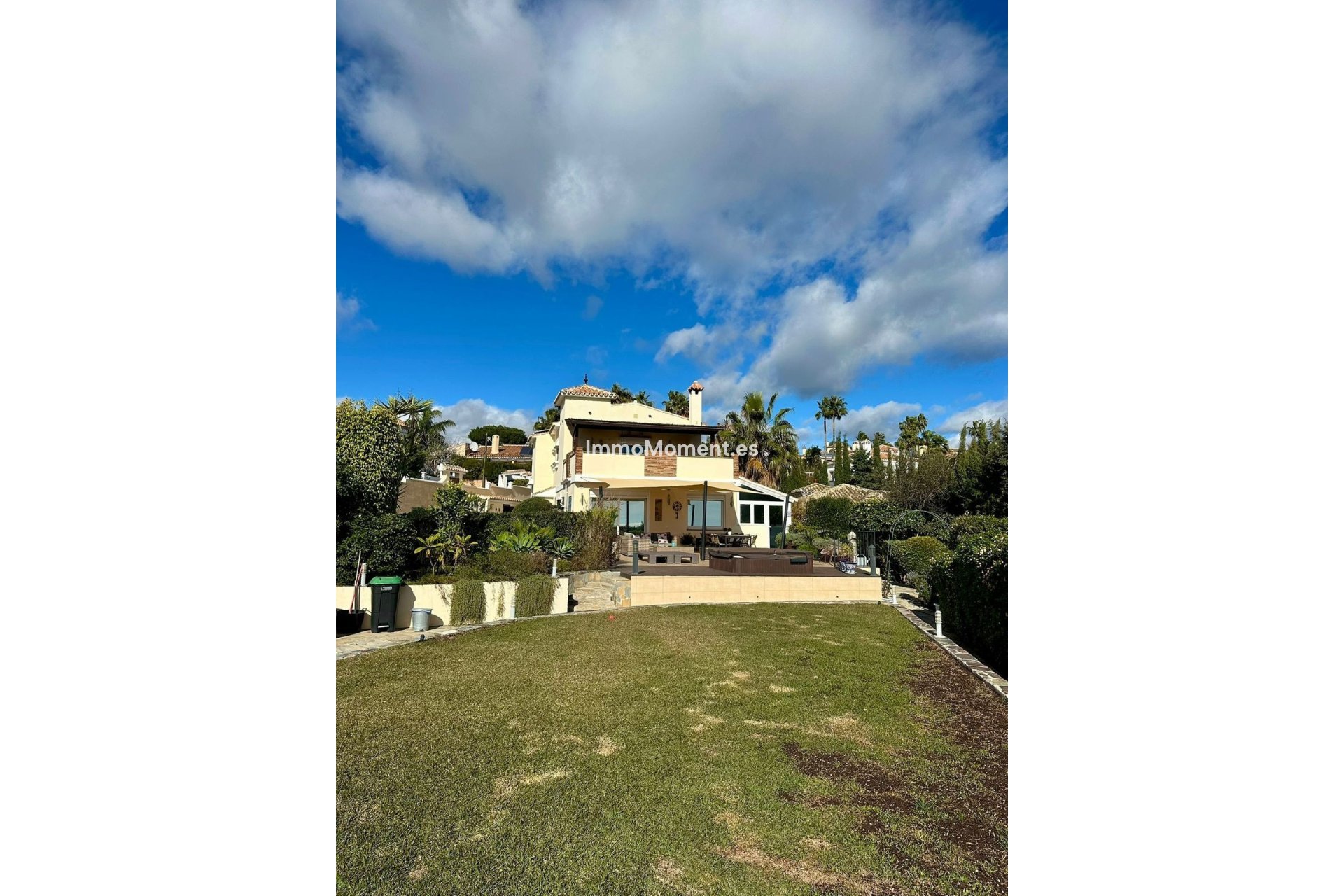 Resale - Detached villa - Estepona - Estepona Centro