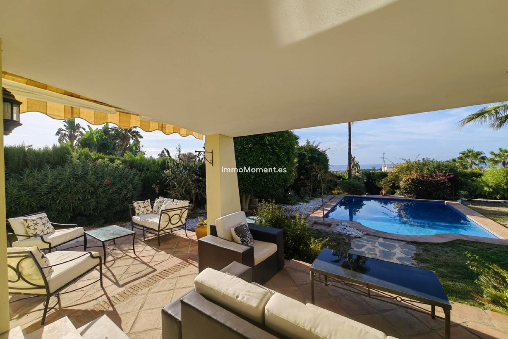 Resale - Detached villa - Estepona - Estepona Centro