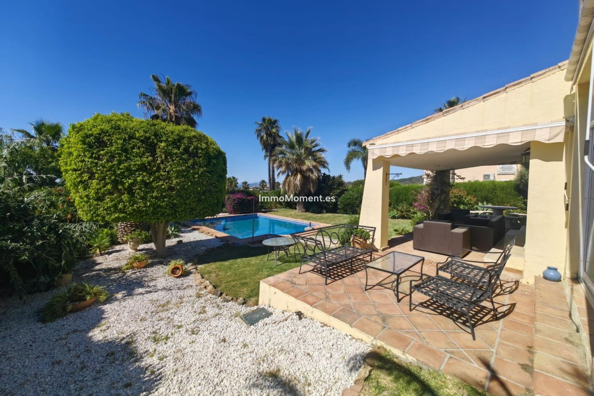 Resale - Detached villa - Estepona - Estepona Centro