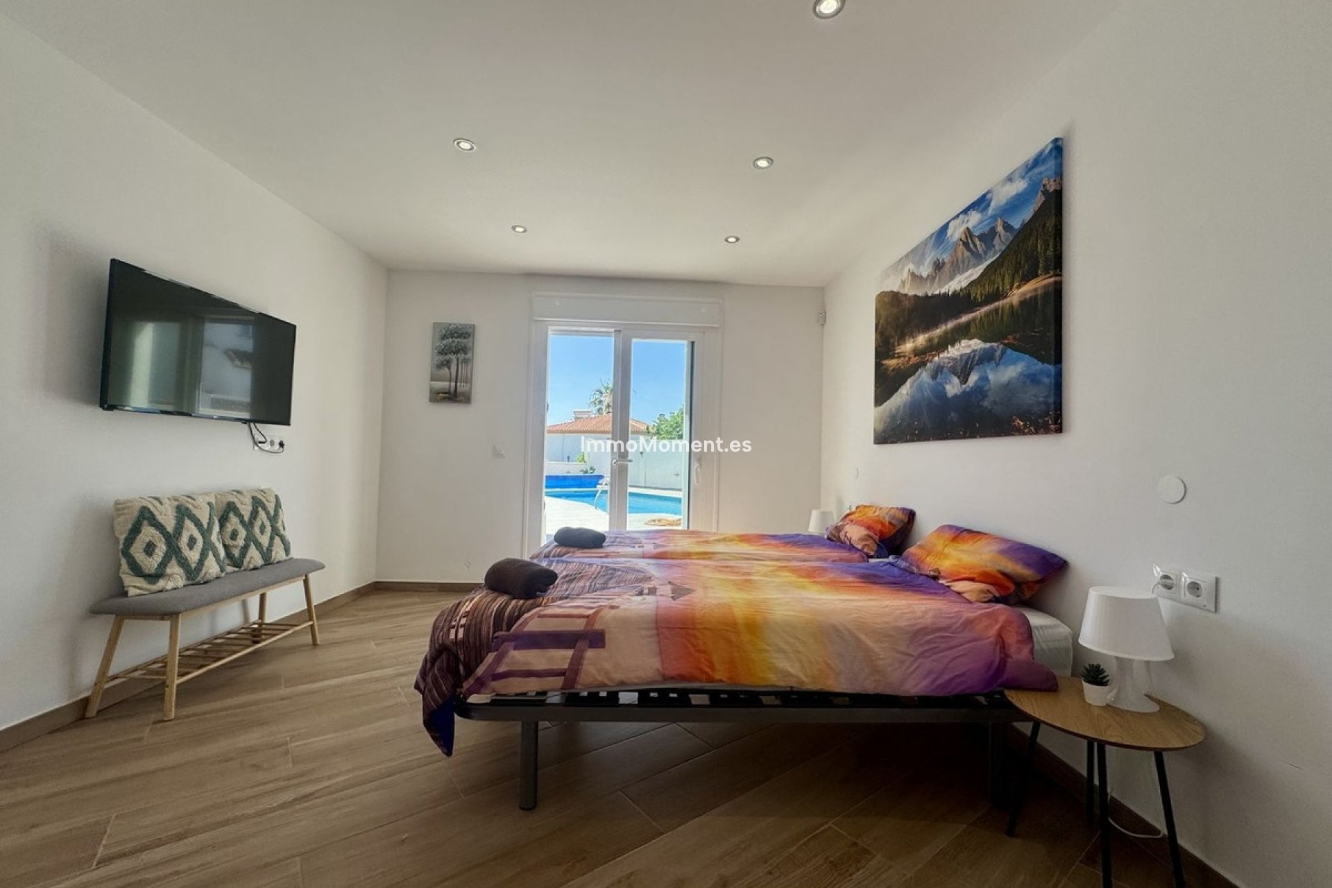 Resale - Detached villa - Estepona - Estepona Centro