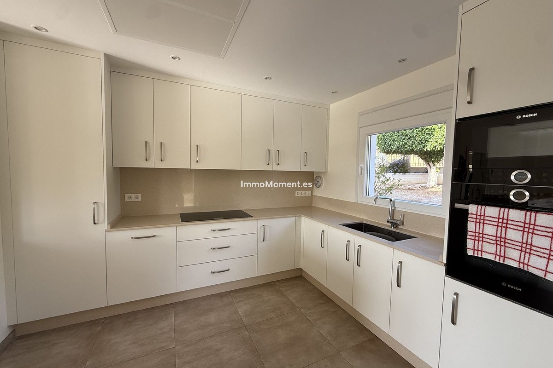 Resale - Detached villa - Estepona - Estepona Centro