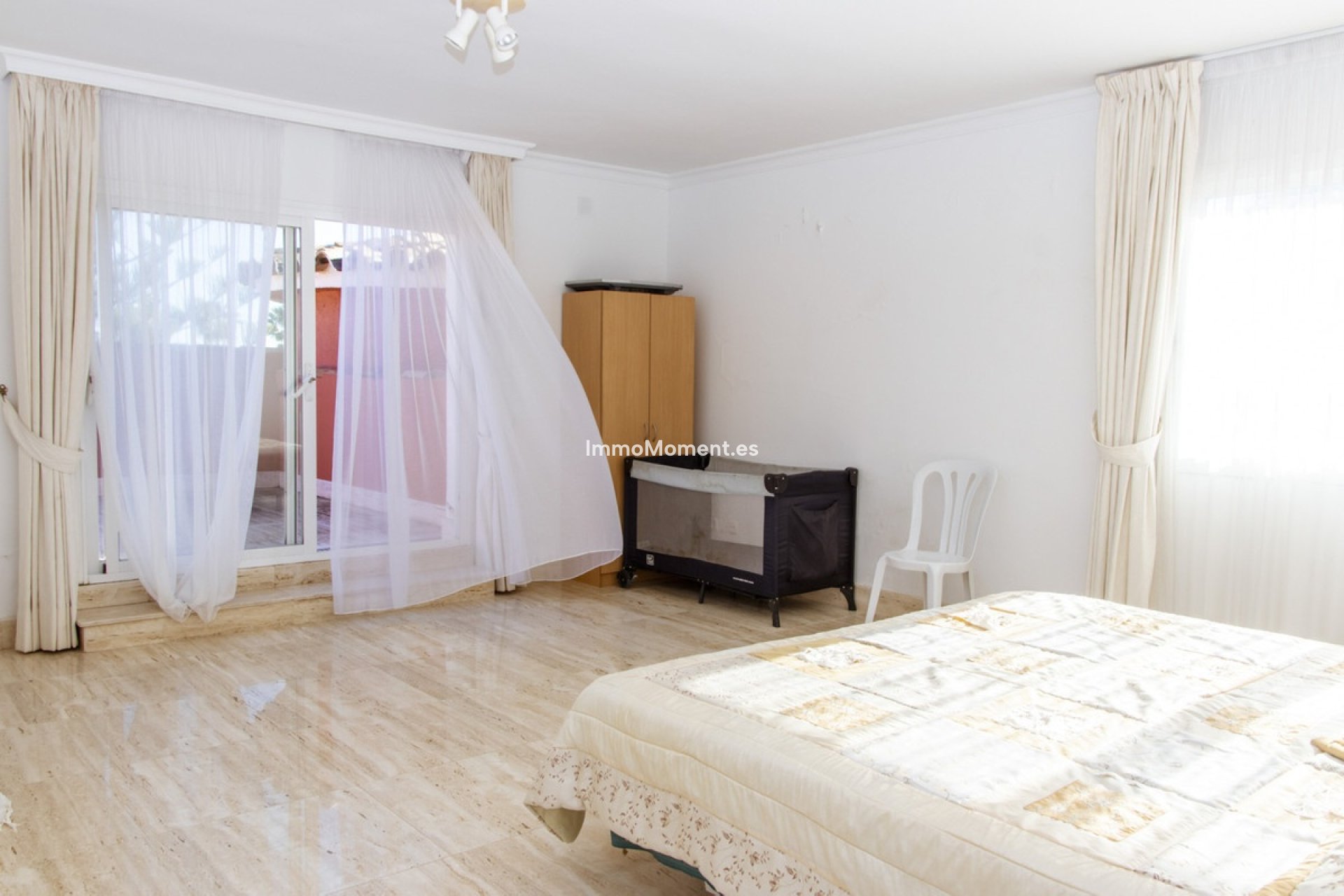 Resale - Detached villa - Estepona - Estepona Centro