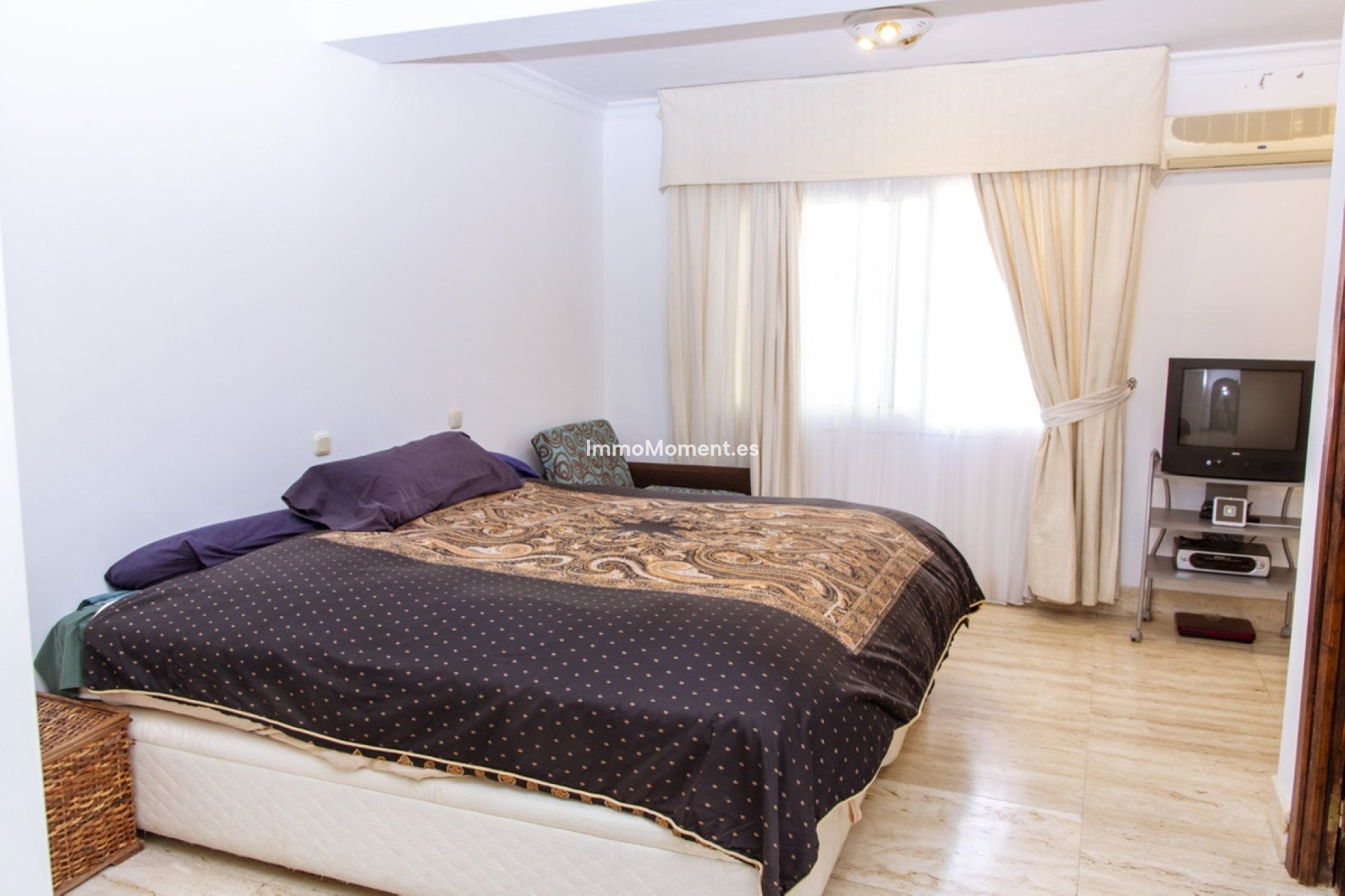 Resale - Detached villa - Estepona - Estepona Centro