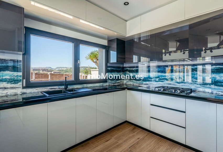 Resale - Detached villa - Estepona - Estepona Centro
