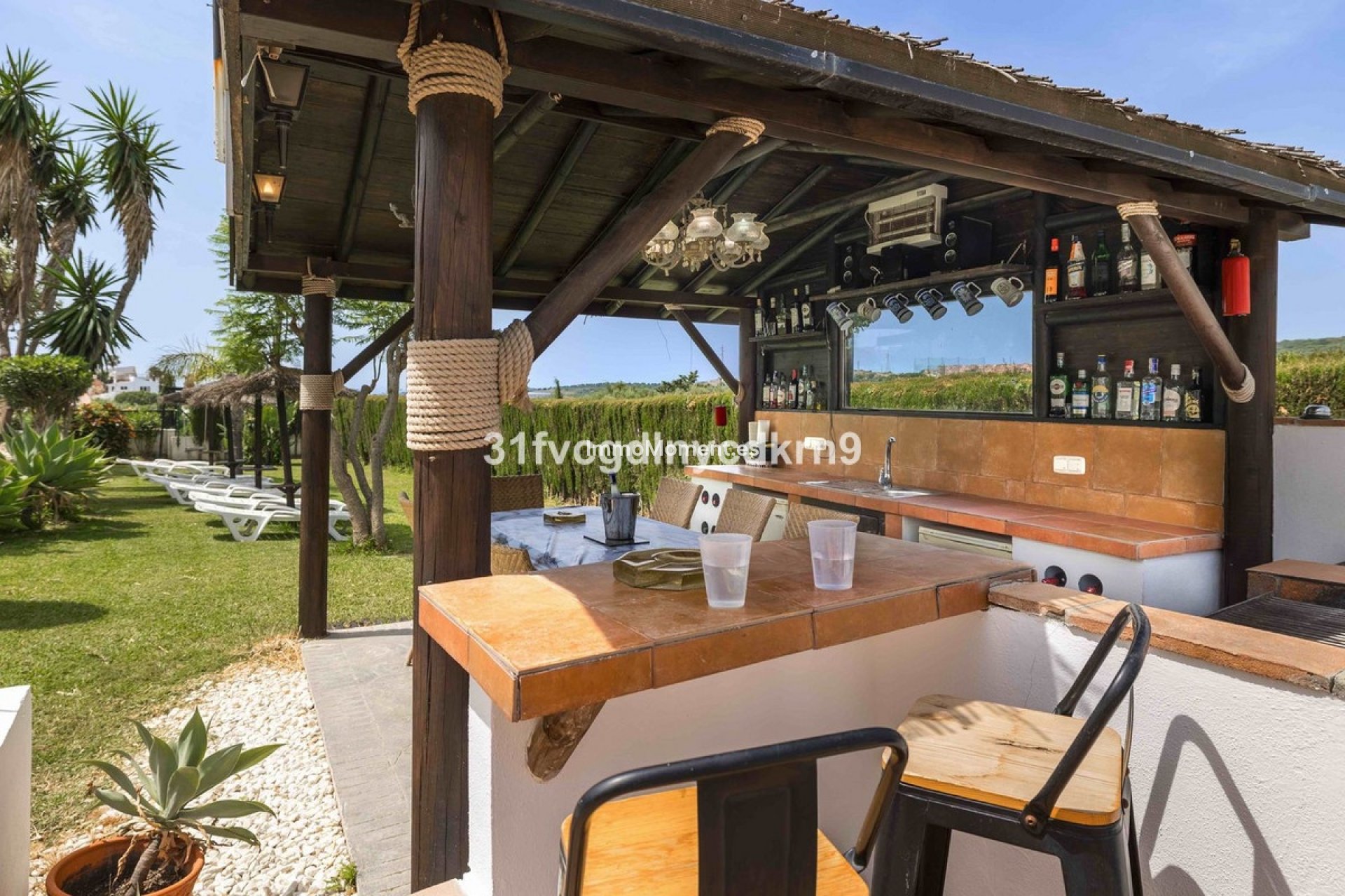 Resale - Detached villa - Estepona - Estepona Centro