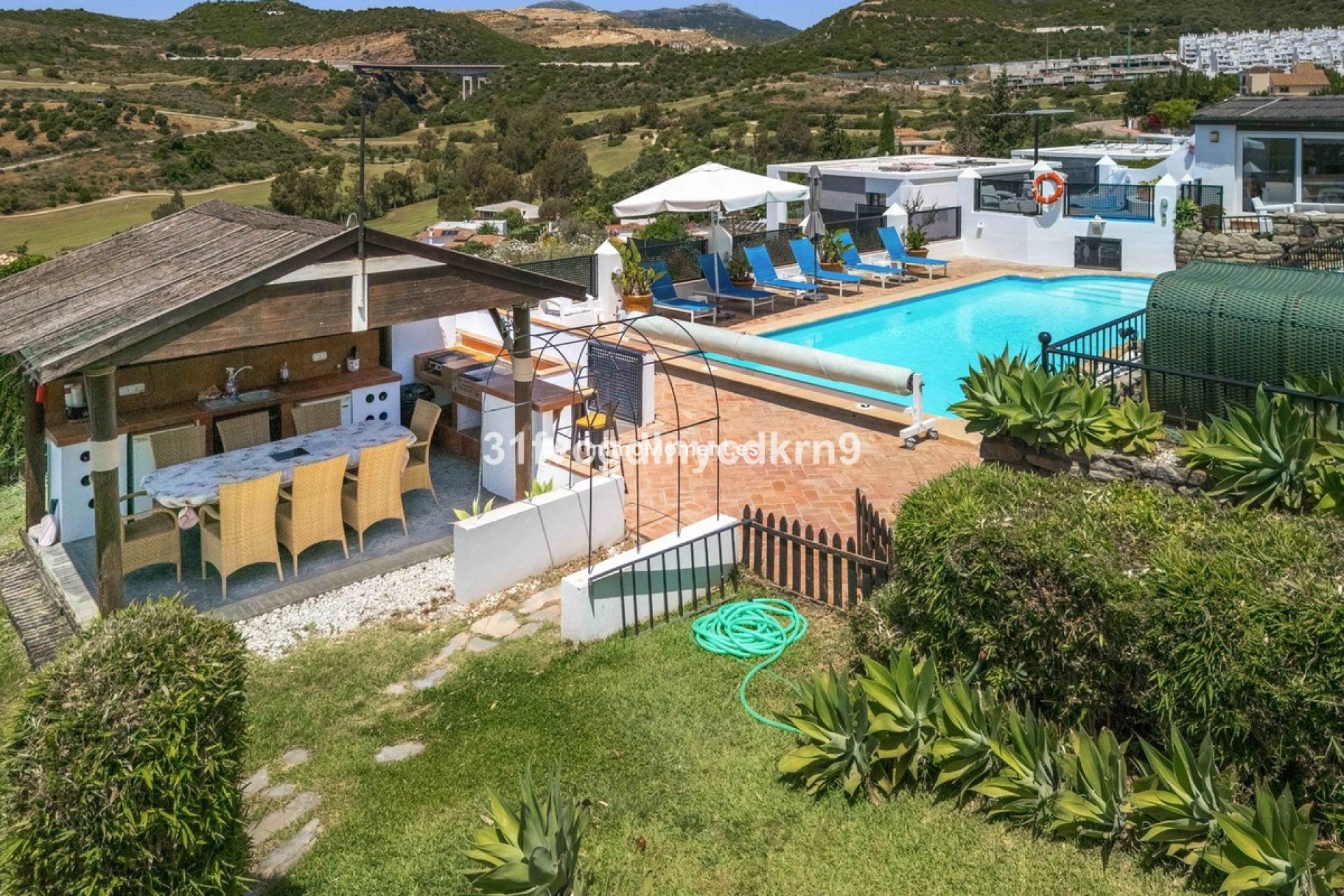 Resale - Detached villa - Estepona - Estepona Centro