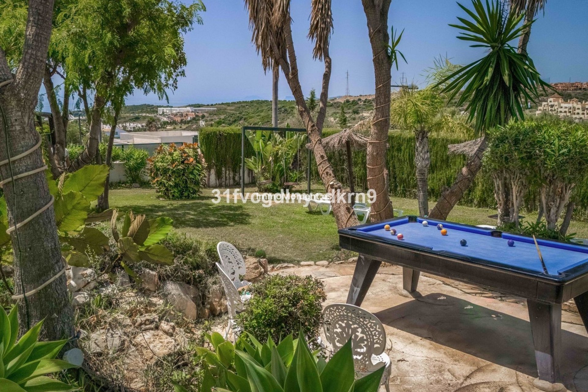 Resale - Detached villa - Estepona - Estepona Centro