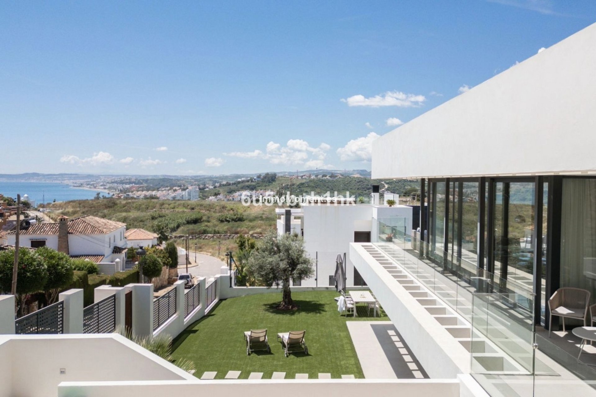Resale - Detached villa - Estepona - Estepona Centro