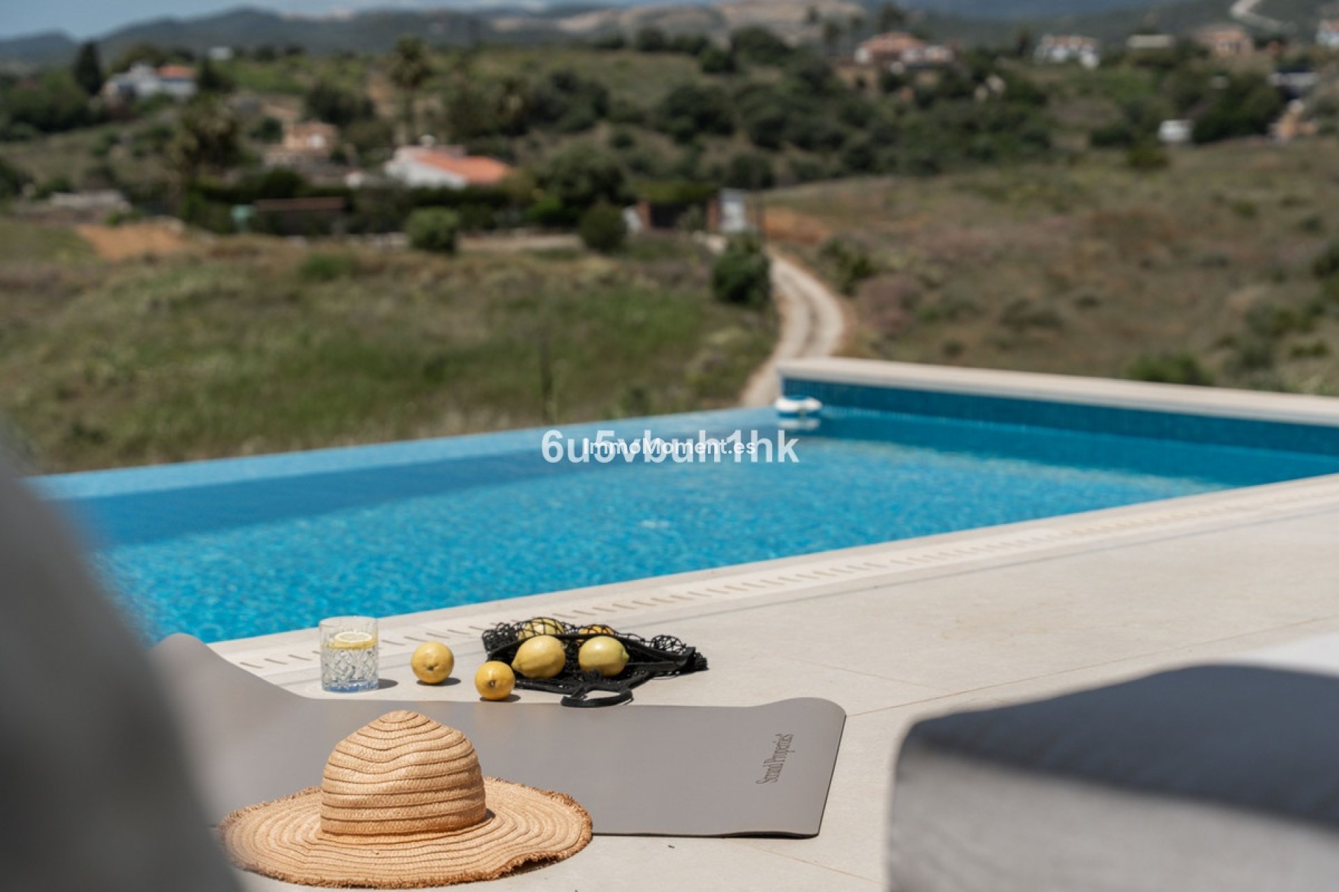 Resale - Detached villa - Estepona - Estepona Centro