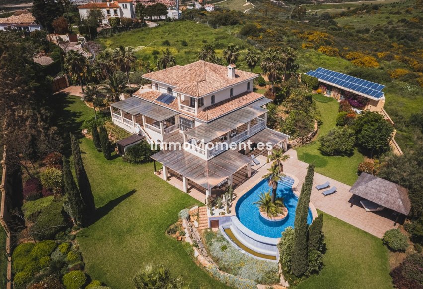Resale - Detached villa - Estepona - Estepona Centro