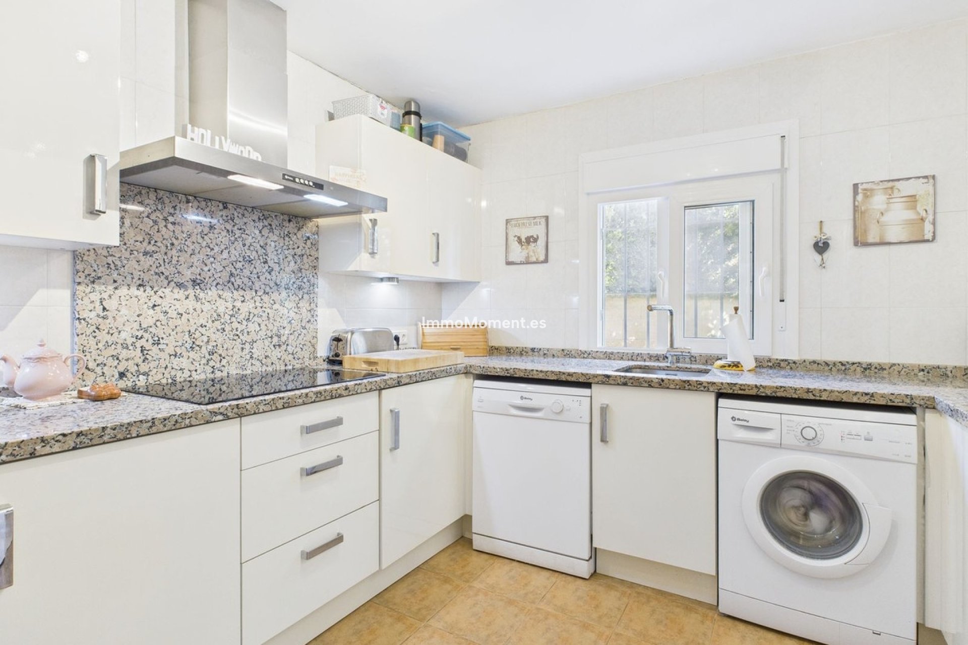 Resale - Detached villa - Estepona - Estepona Centro