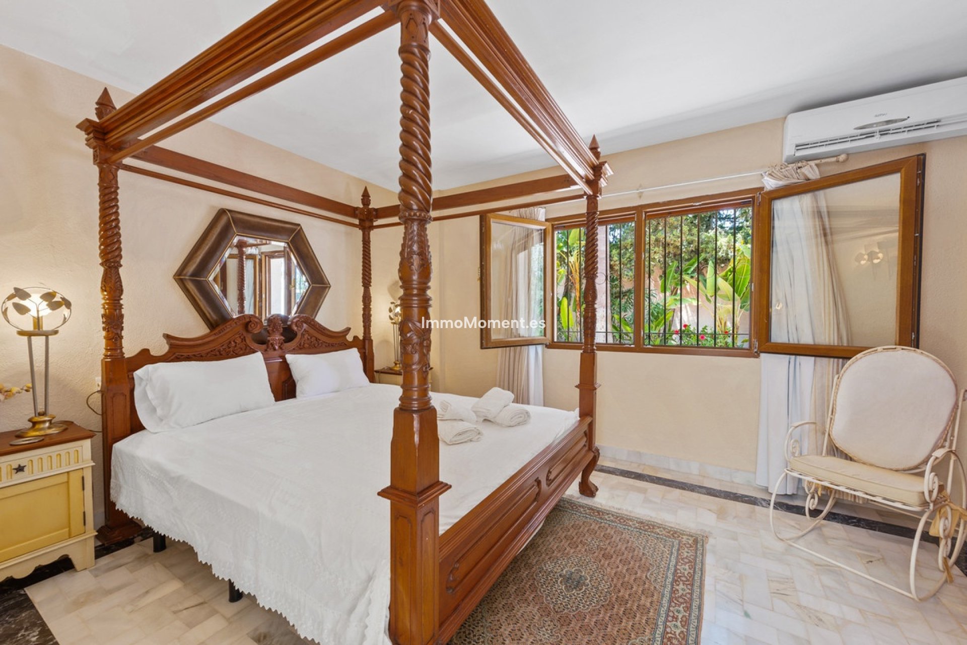 Resale - Detached villa - Estepona - Estepona Centro