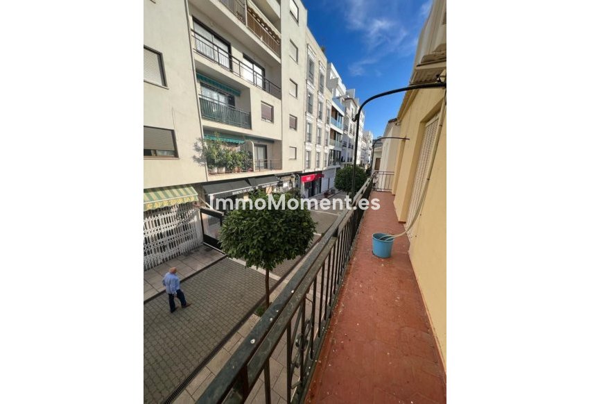 Resale - Detached villa - Estepona - Estepona Centro