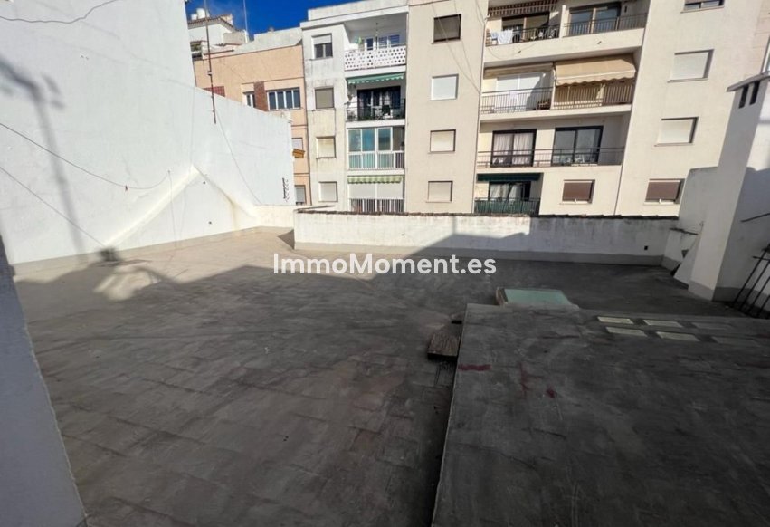 Resale - Detached villa - Estepona - Estepona Centro