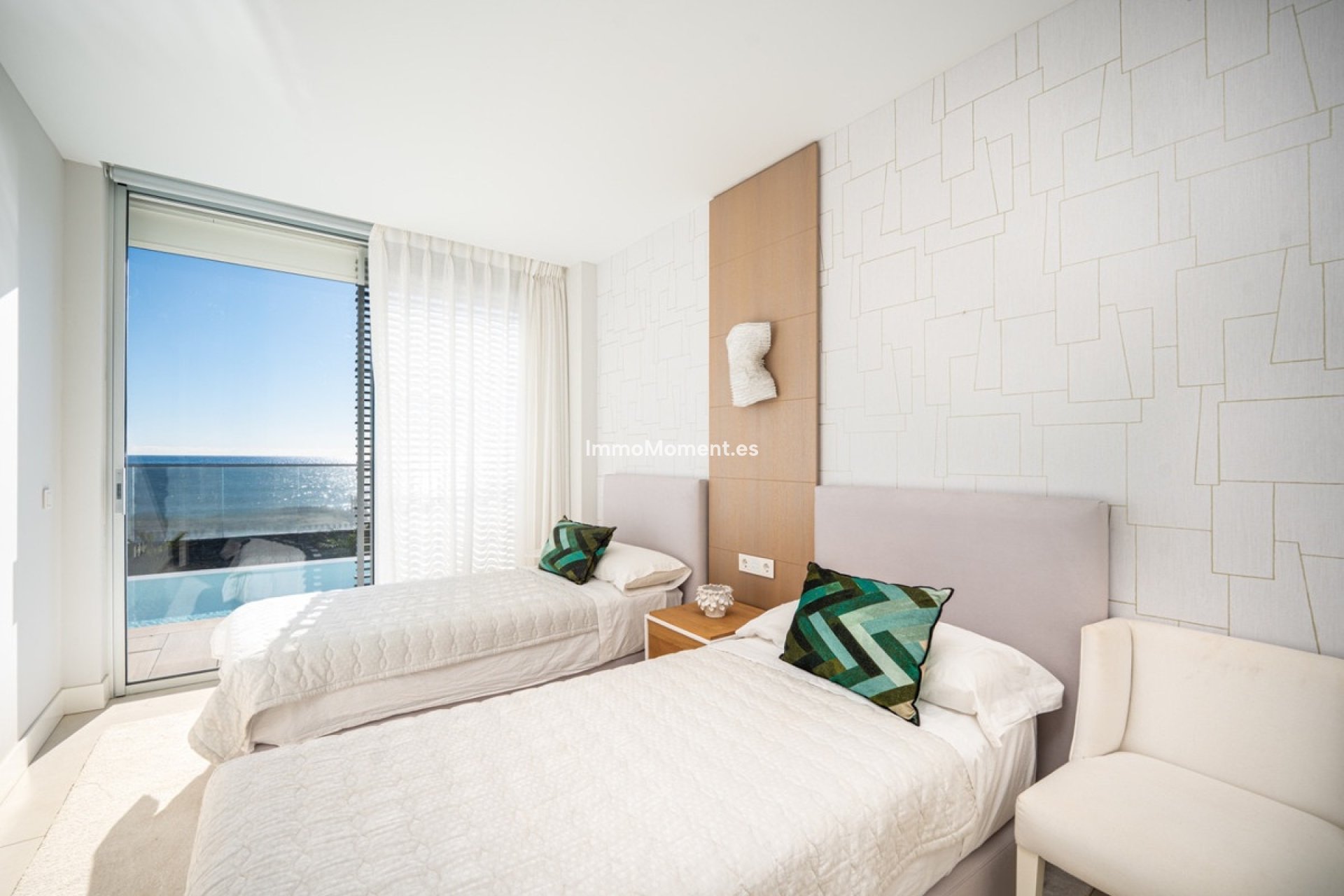 Resale - Detached villa - Estepona - Estepona Centro
