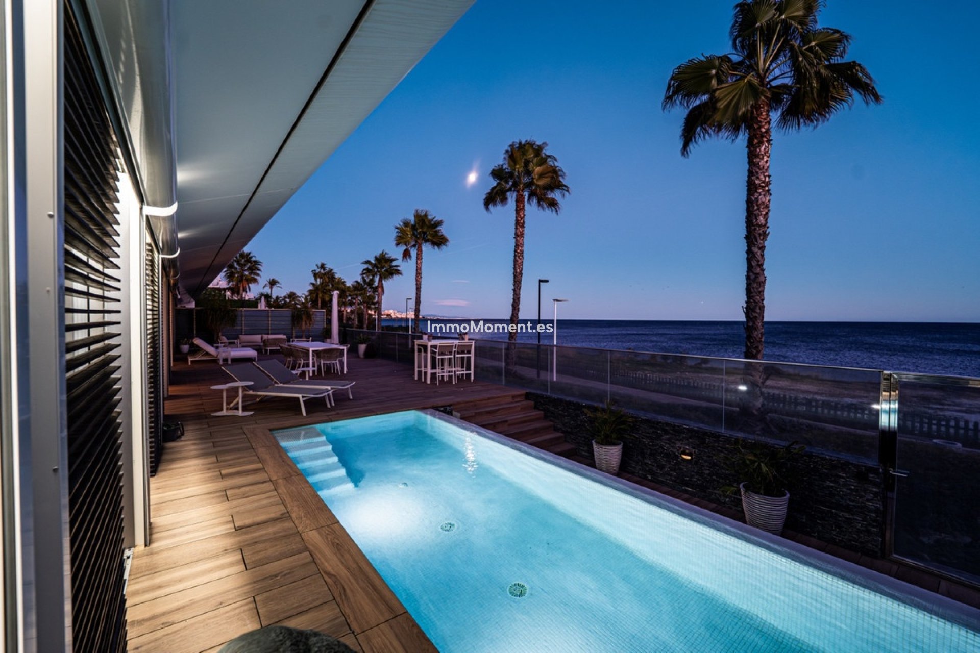 Resale - Detached villa - Estepona - Estepona Centro