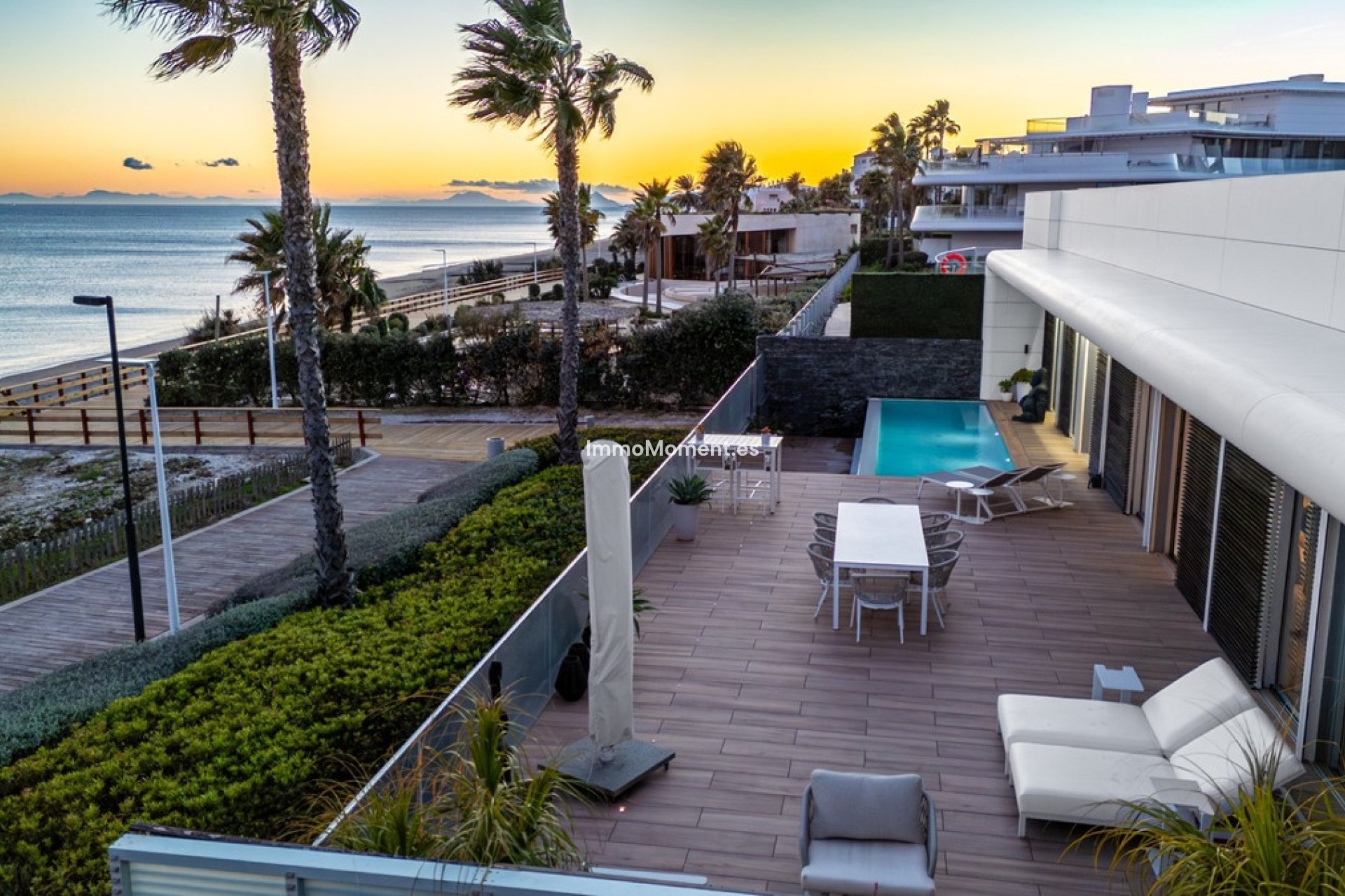 Resale - Detached villa - Estepona - Estepona Centro