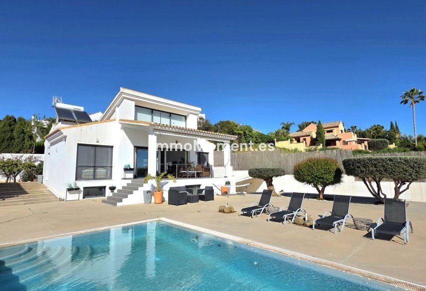 Resale - Detached villa - Estepona - Estepona Centro