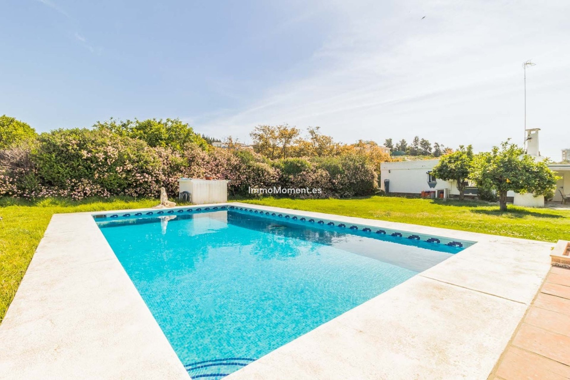 Resale - Detached villa - Estepona - Estepona Centro