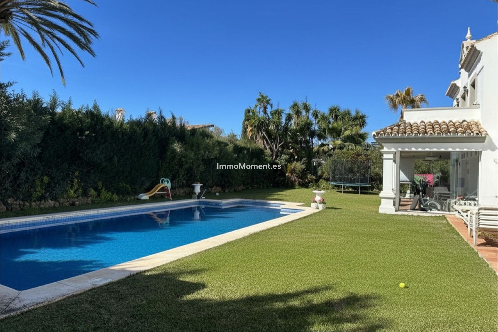 Resale - Detached villa - Estepona - Estepona Centro