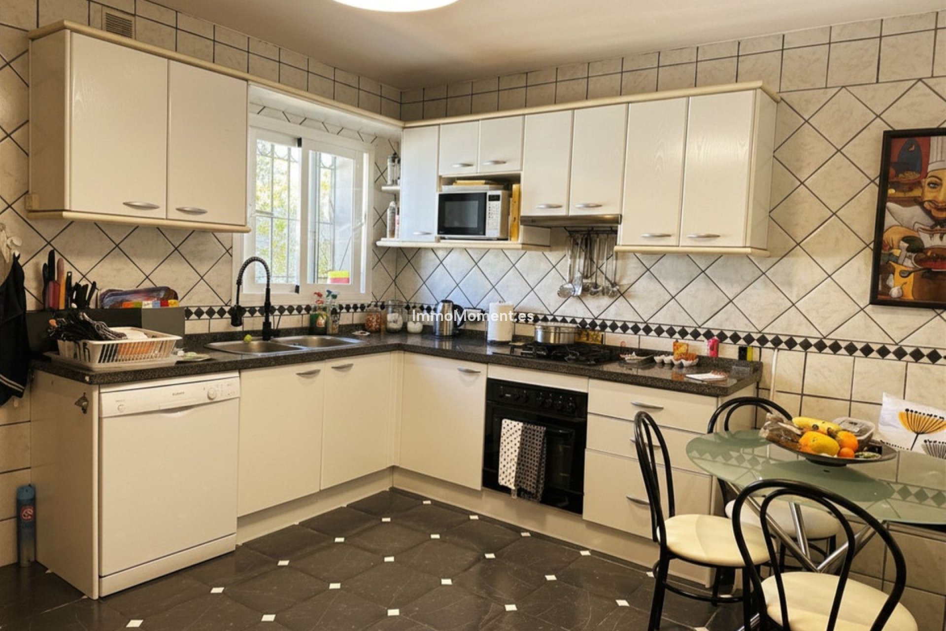 Resale - Detached villa - Estepona - Estepona Centro