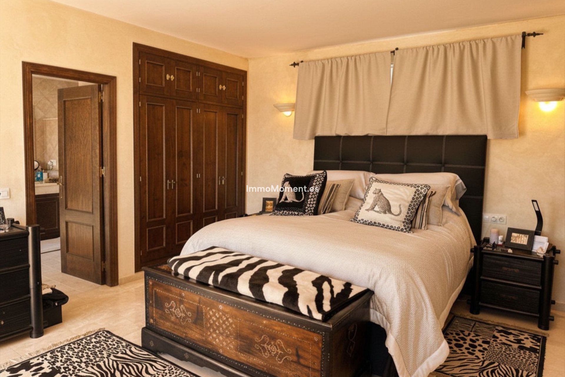 Resale - Detached villa - Estepona - Estepona Centro