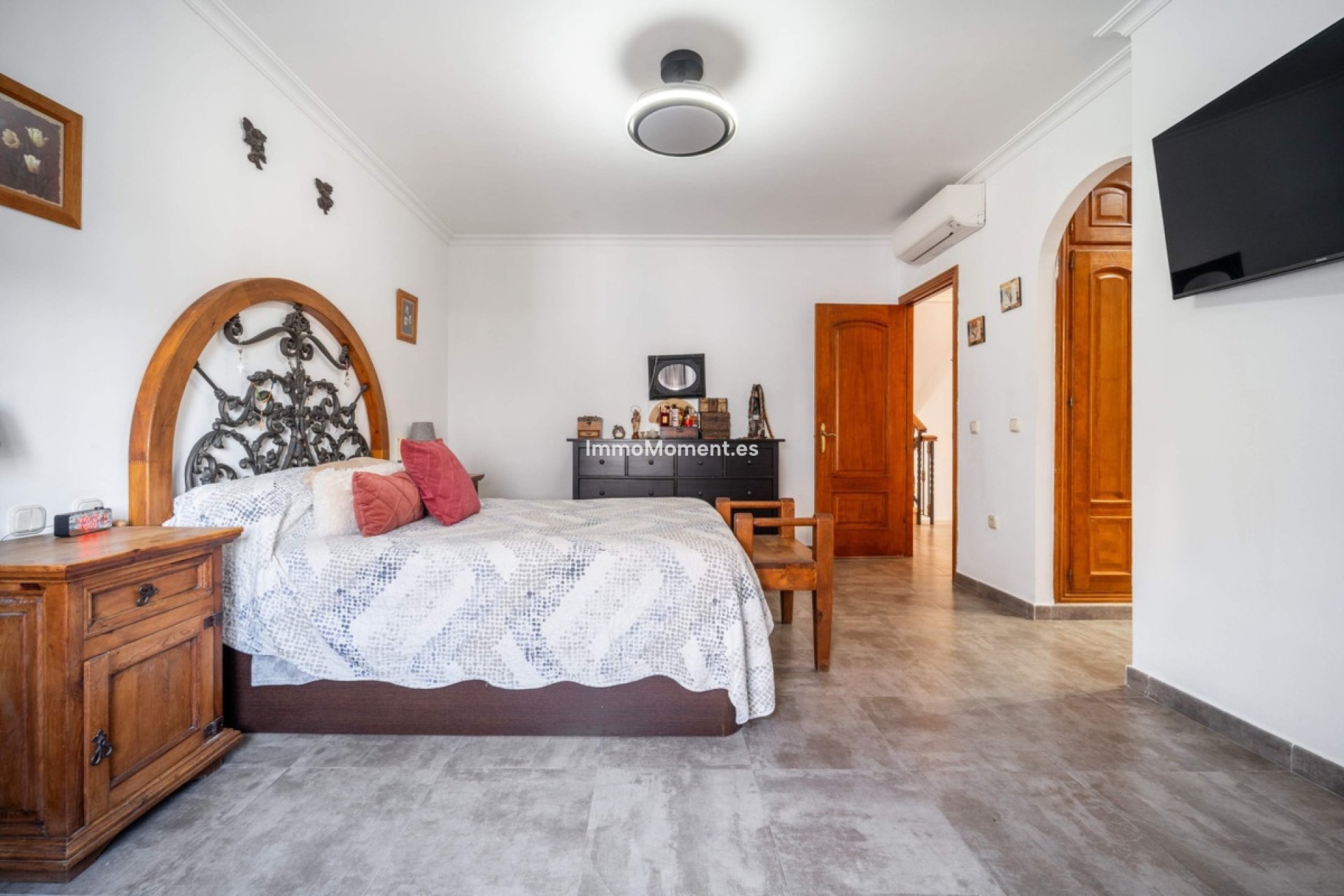 Resale - Detached villa - Estepona - Estepona Centro