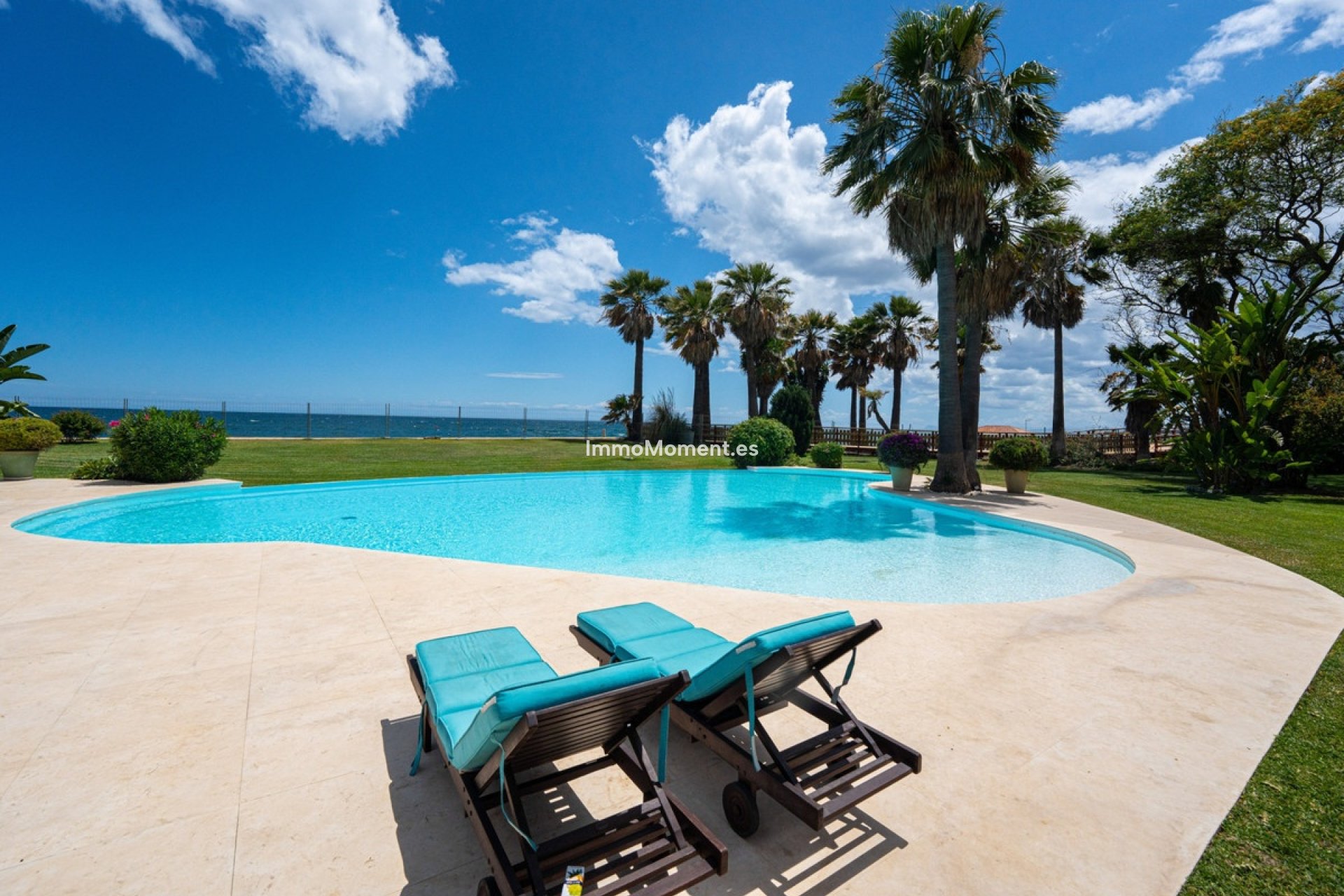 Resale - Detached villa - Estepona - Estepona Centro