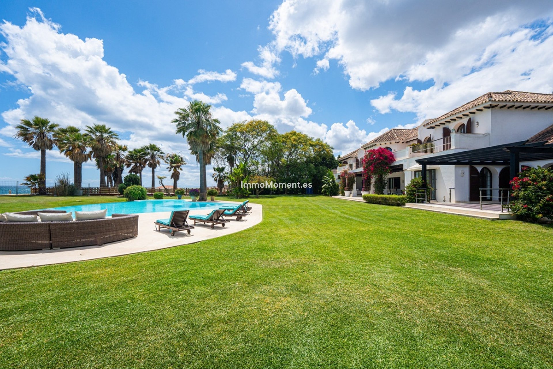 Resale - Detached villa - Estepona - Estepona Centro