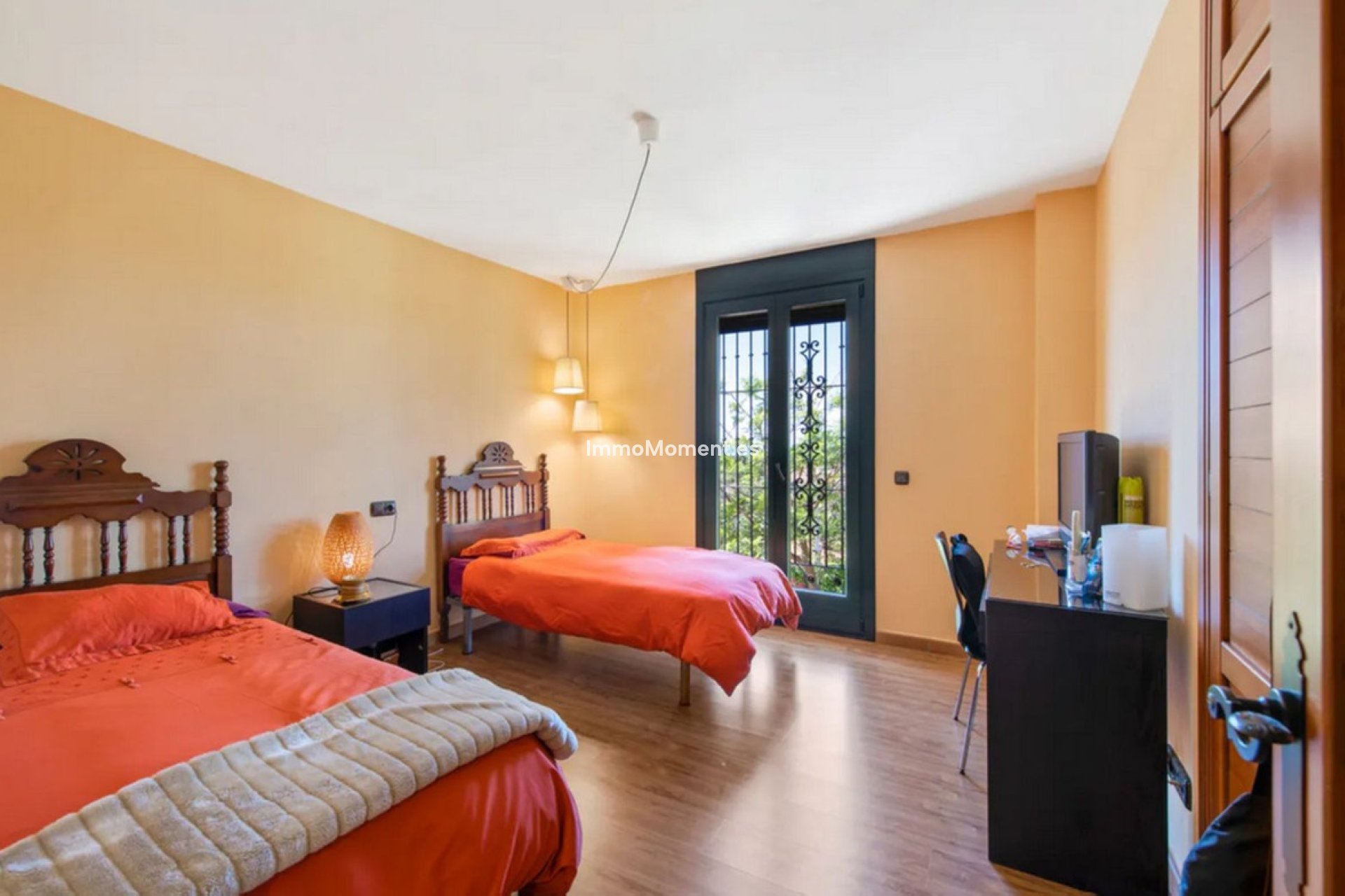 Resale - Detached villa - Estepona - Estepona Centro