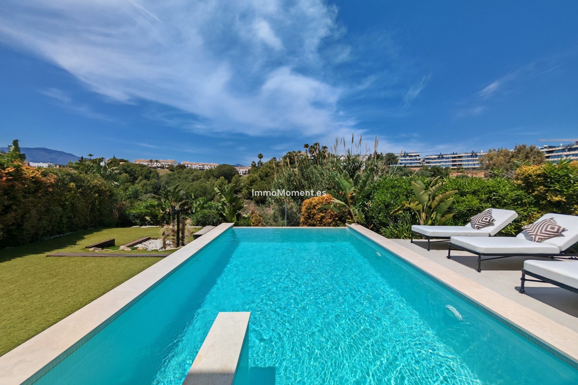 Resale - Detached villa - Estepona - Estepona Centro