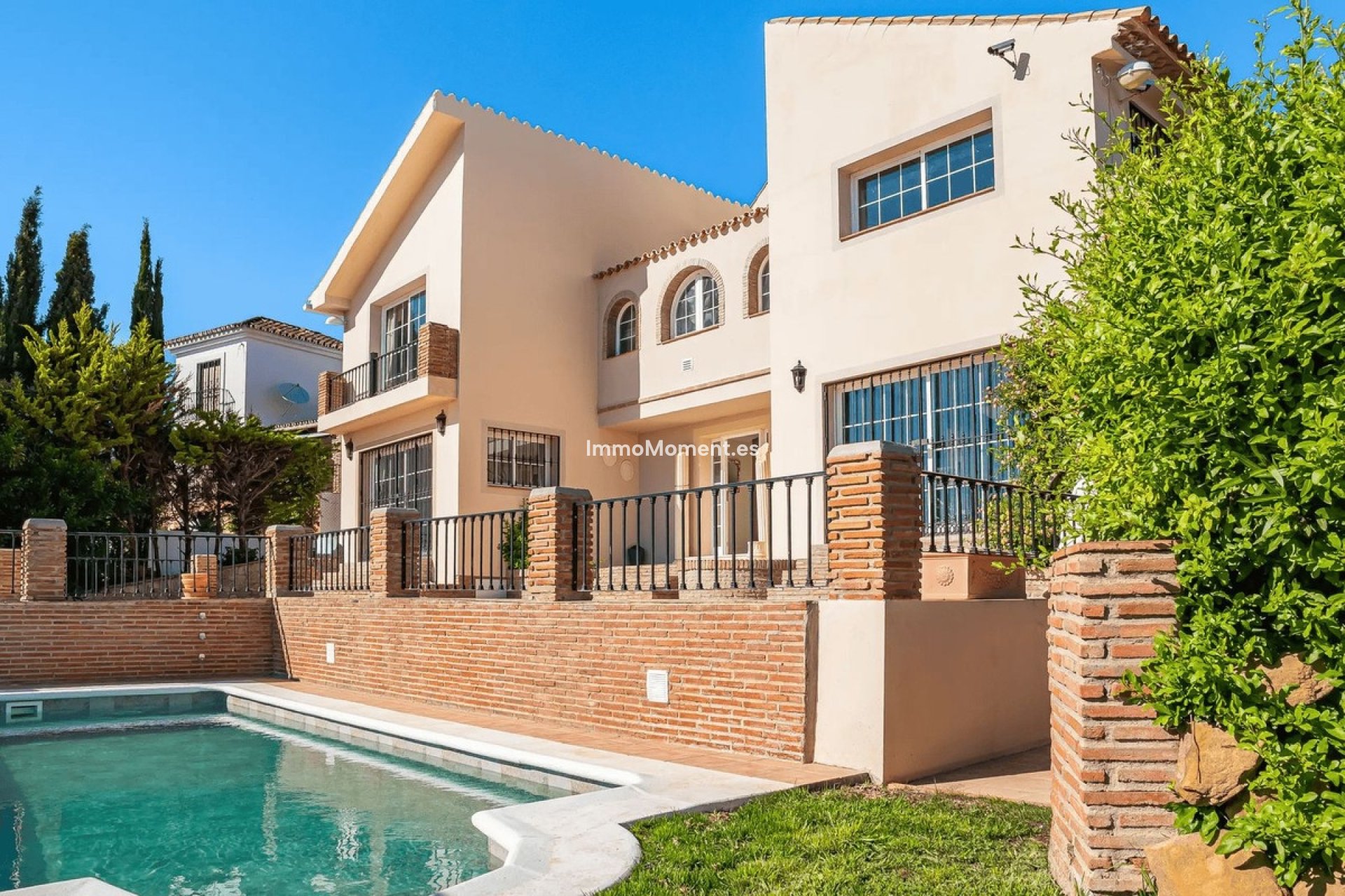 Resale - Detached villa - Estepona - Estepona Centro