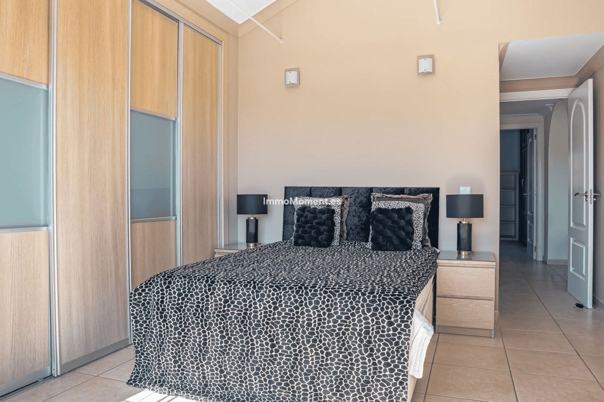 Resale - Detached villa - Estepona - Estepona Centro