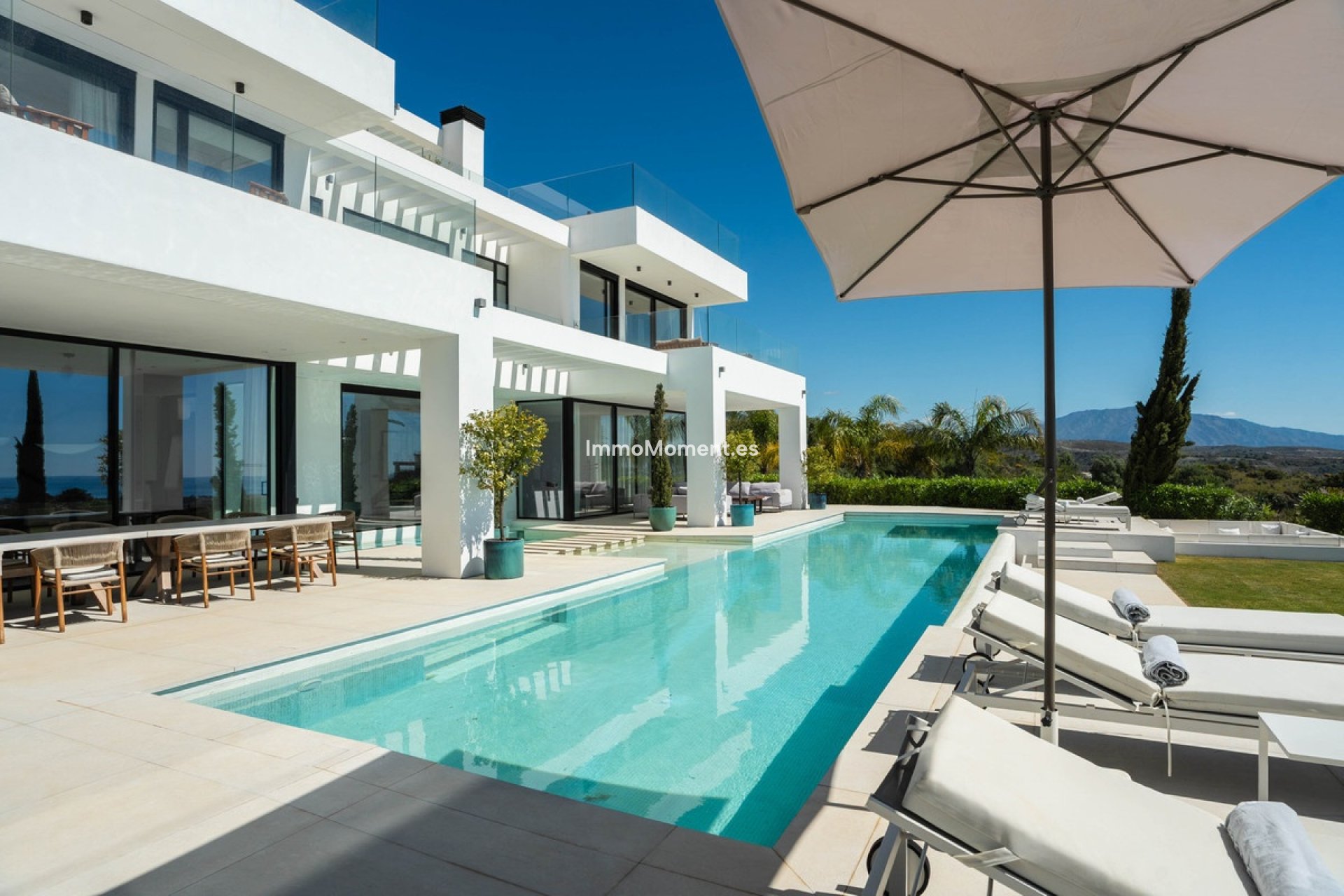 Resale - Detached villa - Estepona - Estepona Centro
