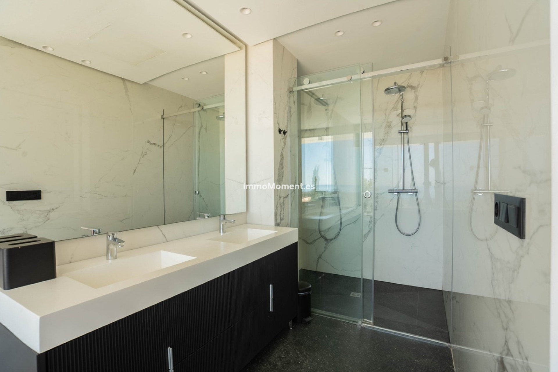 Resale - Detached villa - Estepona - Estepona Centro