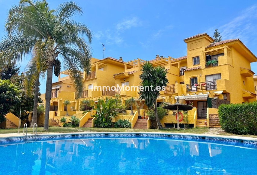 Resale - Detached villa - Estepona - Estepona Centro