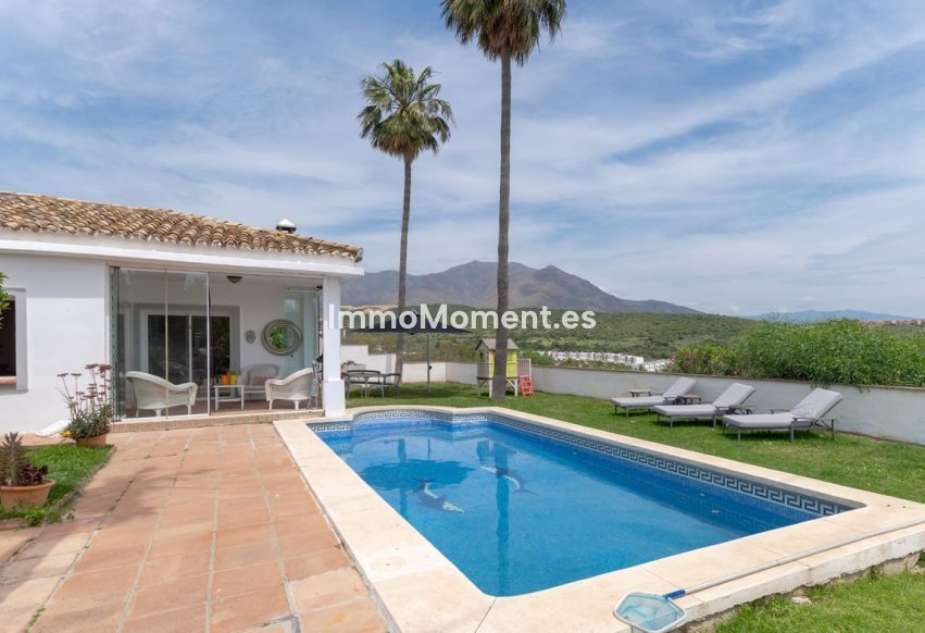 Resale - Detached villa - Estepona - Estepona Centro