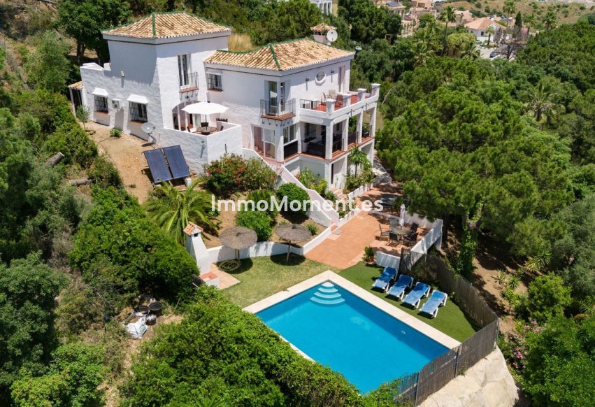 Resale - Detached villa - Estepona - Estepona Centro