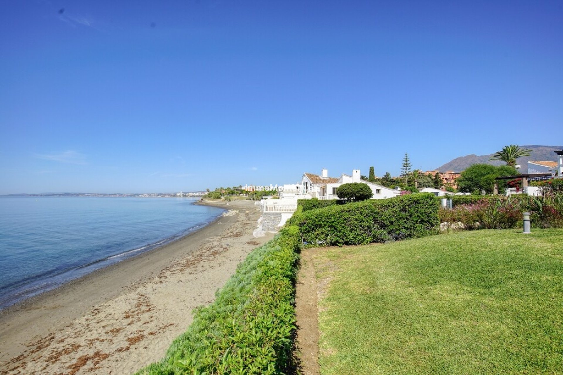 Resale - Detached villa - Estepona - Estepona Centro